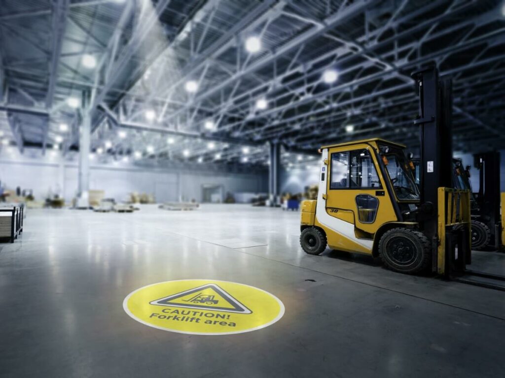 LED Varningsprojektorer – Ökad säkerhet i industriella miljöer 1 LED Varningsprojektorer – Öka Säkerheten i Industriella Miljöer och Lager